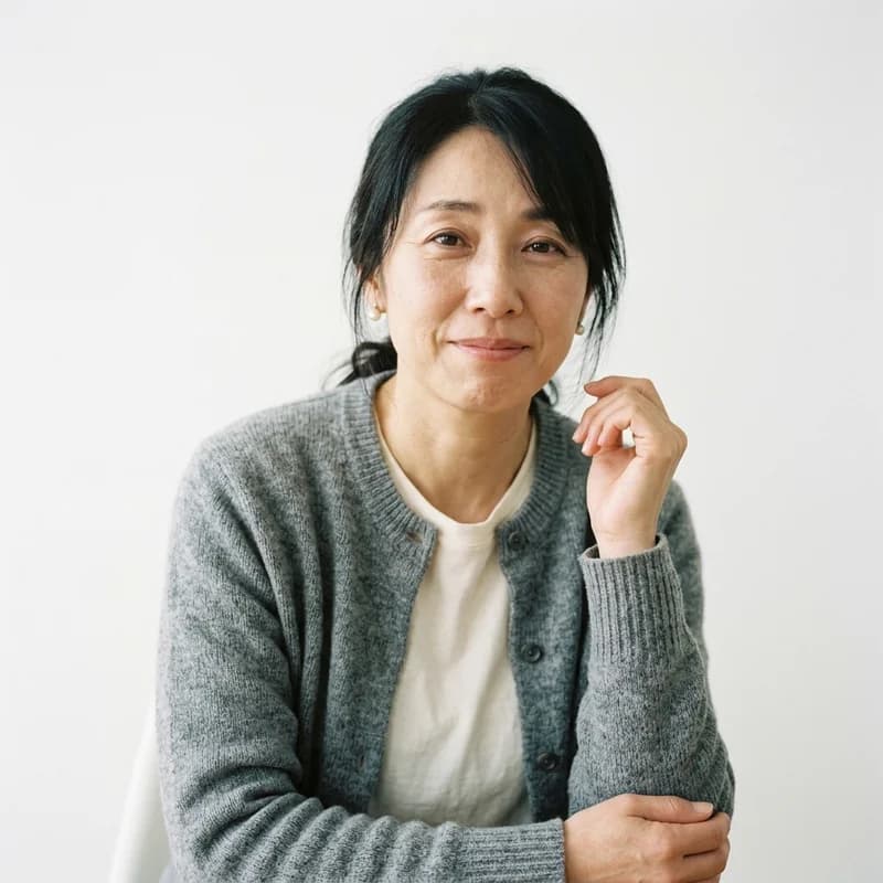 これからの働き方や仕事内容について落ち着いて考えている方のイメージ